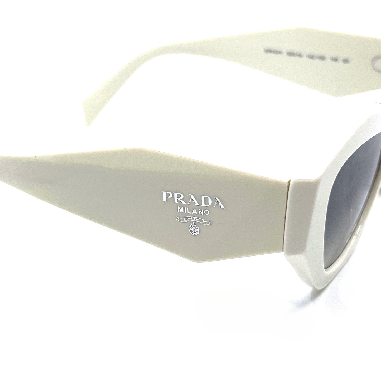 PRADA Sunglasses SPR07Y 142-130