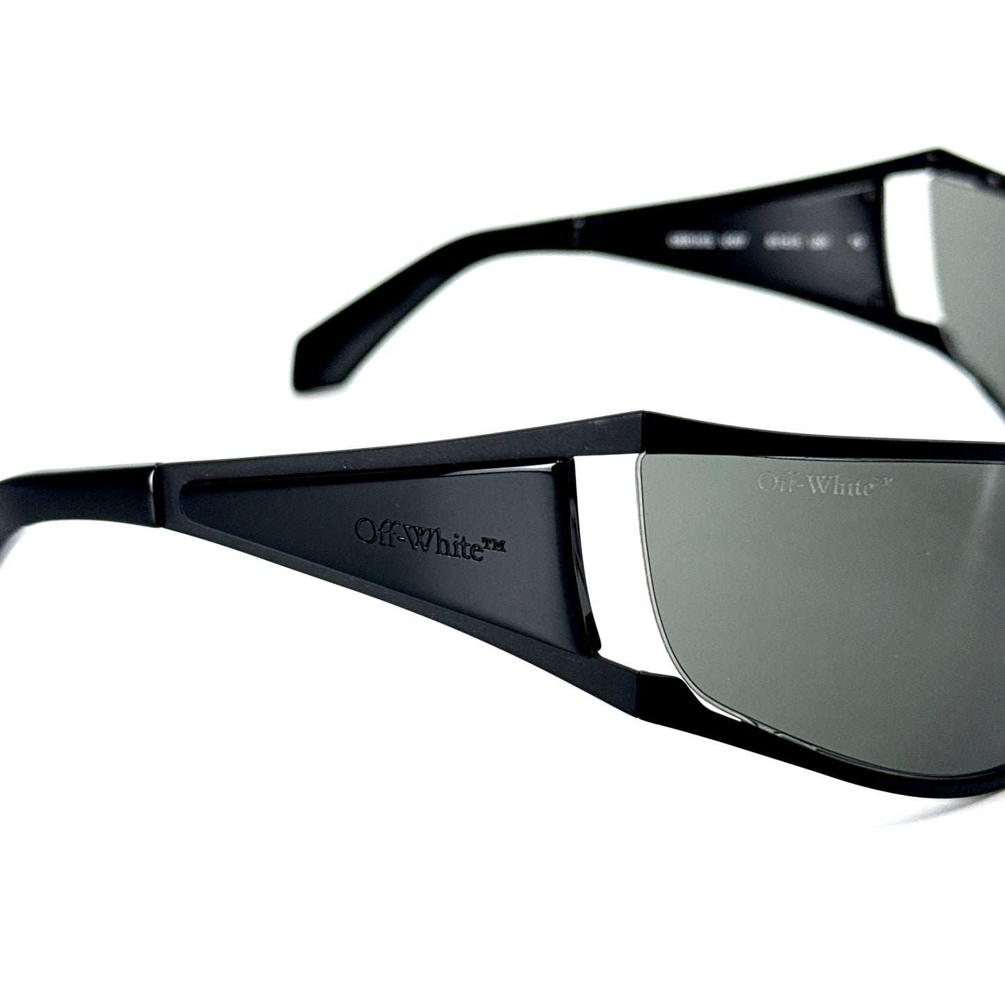OFF-WHITE Sunglasses Luna OERI102 1007