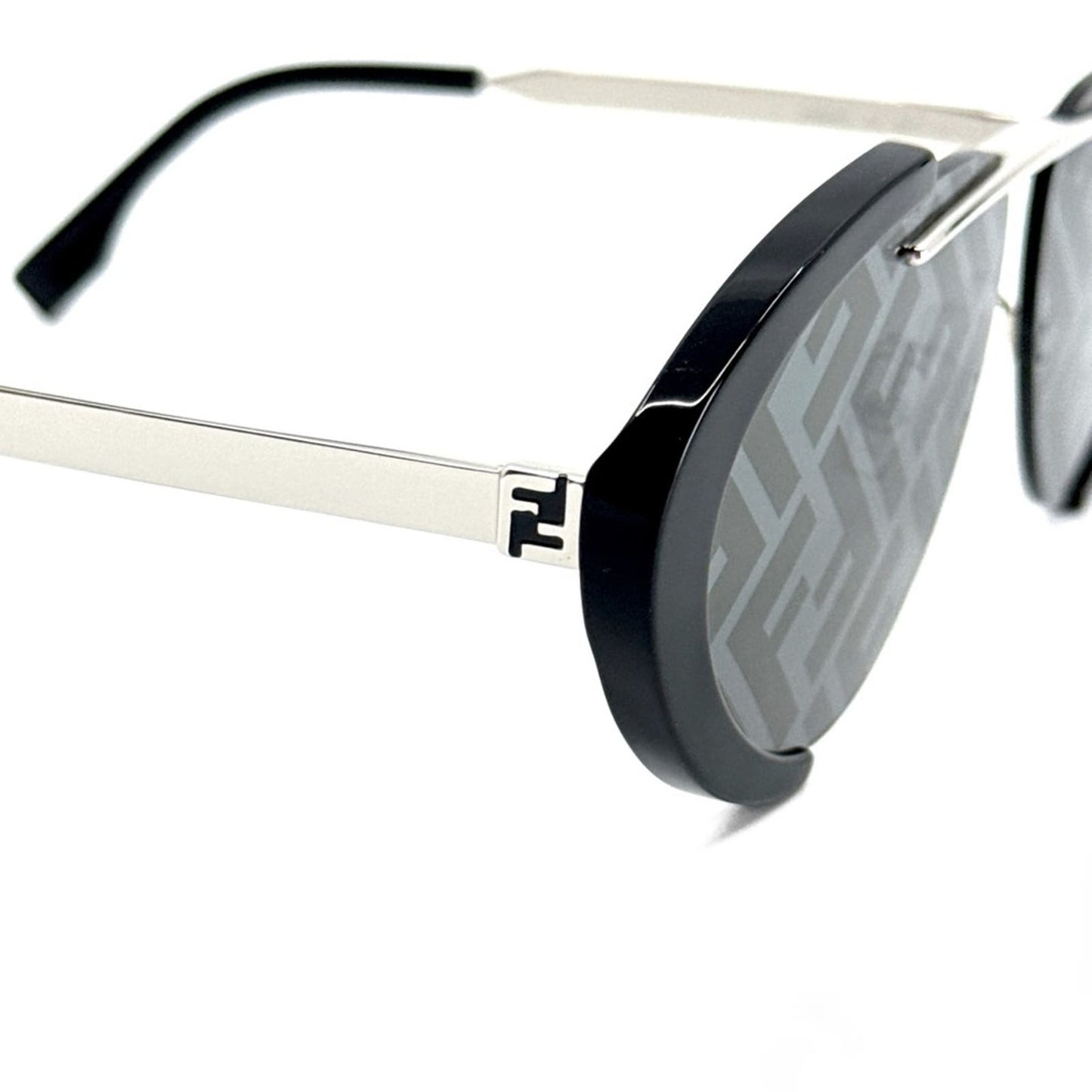 FENDI Sunglasses FE40042U 01C
