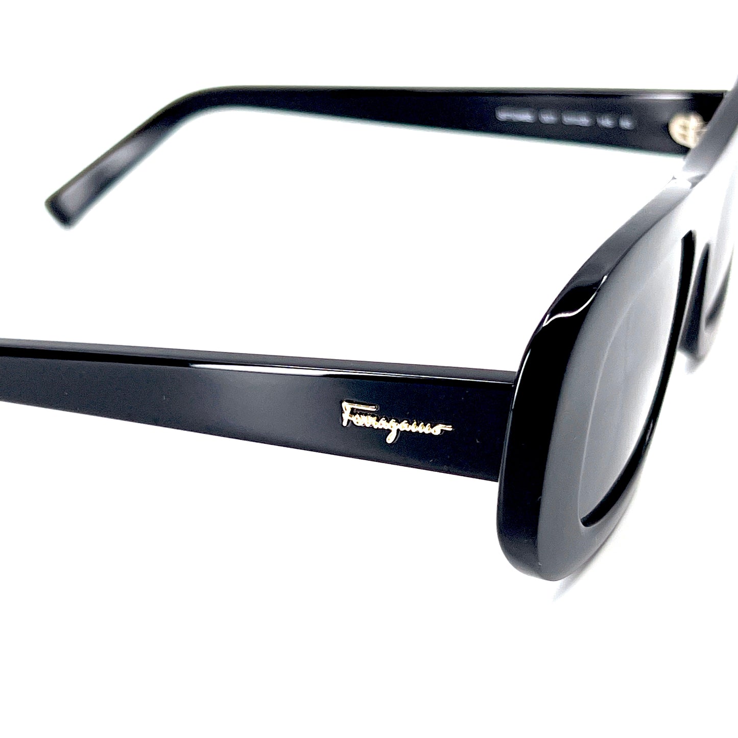 SALVATORE FERRAGAMO Sunglasses SF1046S 001