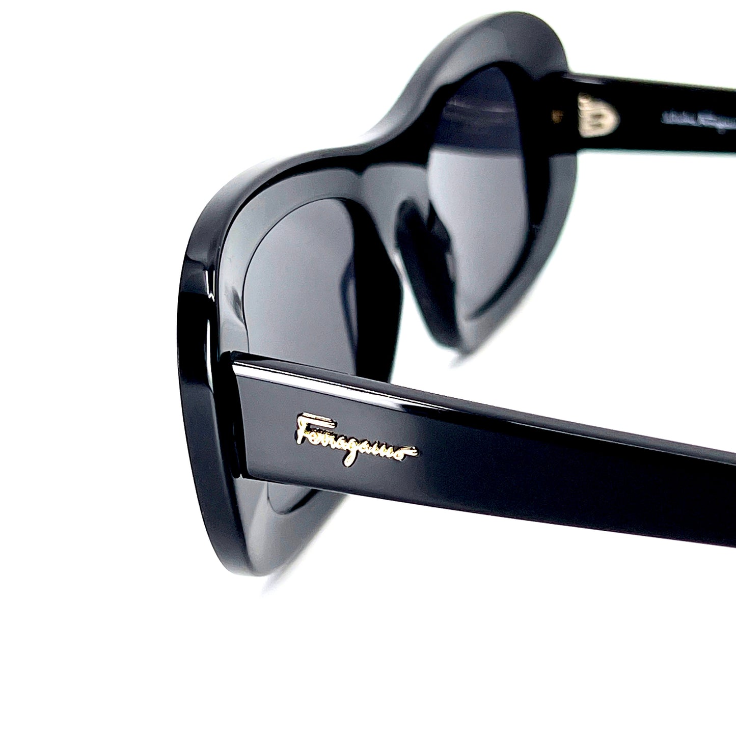 SALVATORE FERRAGAMO Gafas de sol SF1046S 001