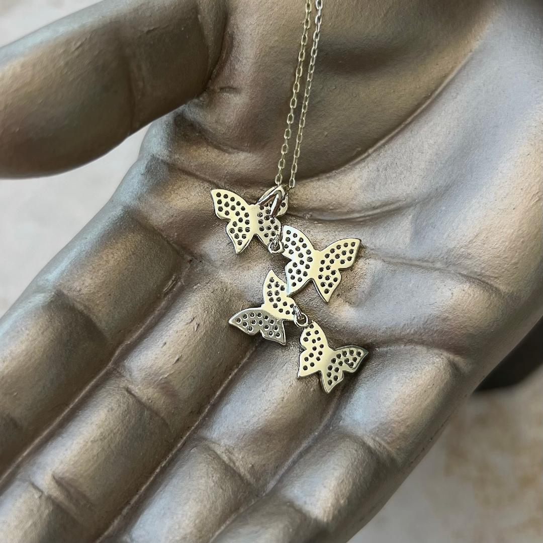 Collar de mariposas chapado en oro de 14 quilates con diamantes simulados