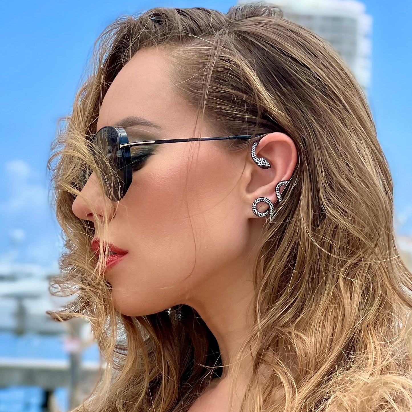 #baguette #fashion #fashionblogger #fashionable #fashionstyle #style #summervibes #summer #summertime #jewelry #jewelrydesigner #jewellery #jewelryaddict #jewels #jewelrydesign #jewelrylover #woman #hot #hotmodel #hotonbeauty #vibes #vibe #reelsinstagram #reels #reelitfeelit #silver #earrings #earcuff #earjacket #girl #girls #girlslikeus #gift #giftideas #powerpuffgirls #cool #coolforthesummer #fabulous #redcarpet #loveher #her #trending #trendingreels #trend #trendingnow #earrings #jewelry #jewellery #fash