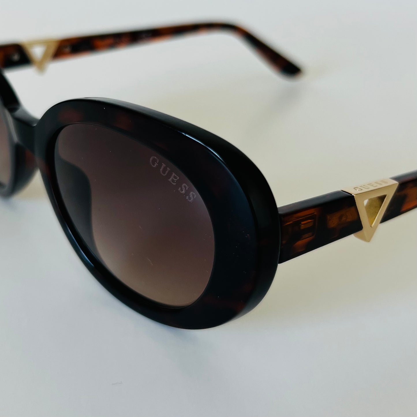 GUESS Sunglasses GU7632